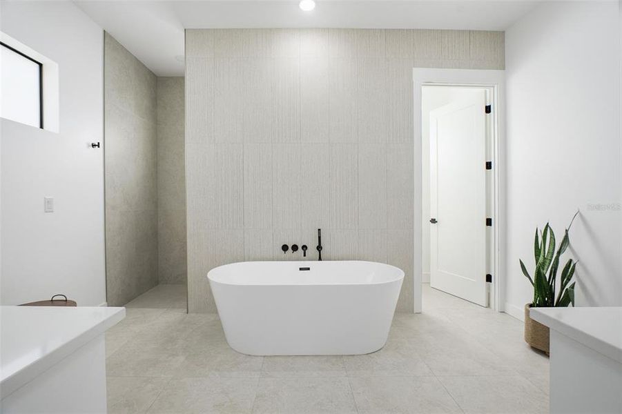 Furnished interior view inside a new home in , Port Charlotte (Image 43).