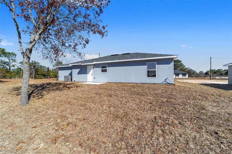 Exterior details and patio area of a home in , Belleview (Image 3).
