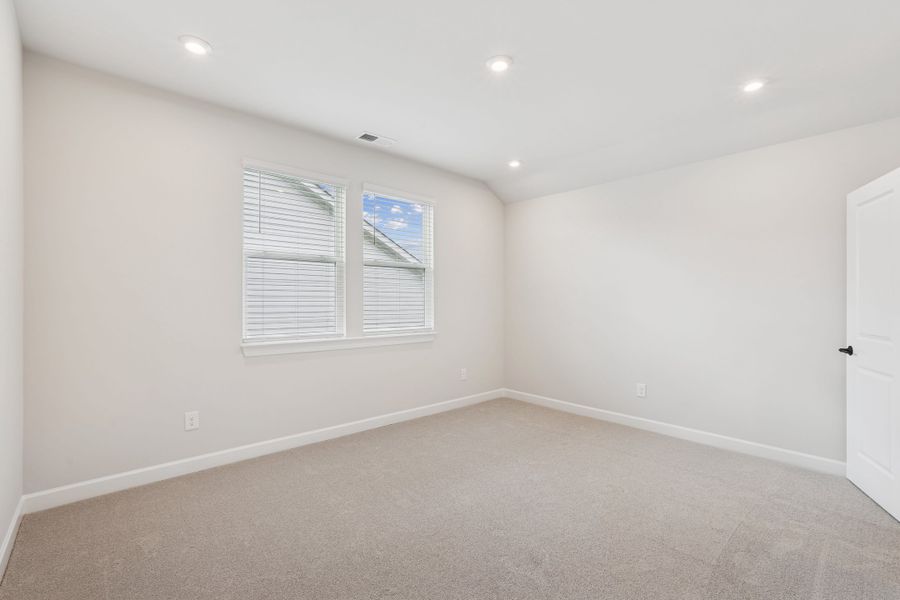Representative unfurnished interior of a home built from the Aspen Creek by Tri Pointe Homes in Altis At Serenity, Fuquay Varina (Image 26).