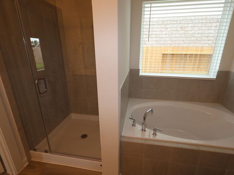 Close-up of interior finishes inside a home in Miller's Pond, Rosenberg (Image 21).