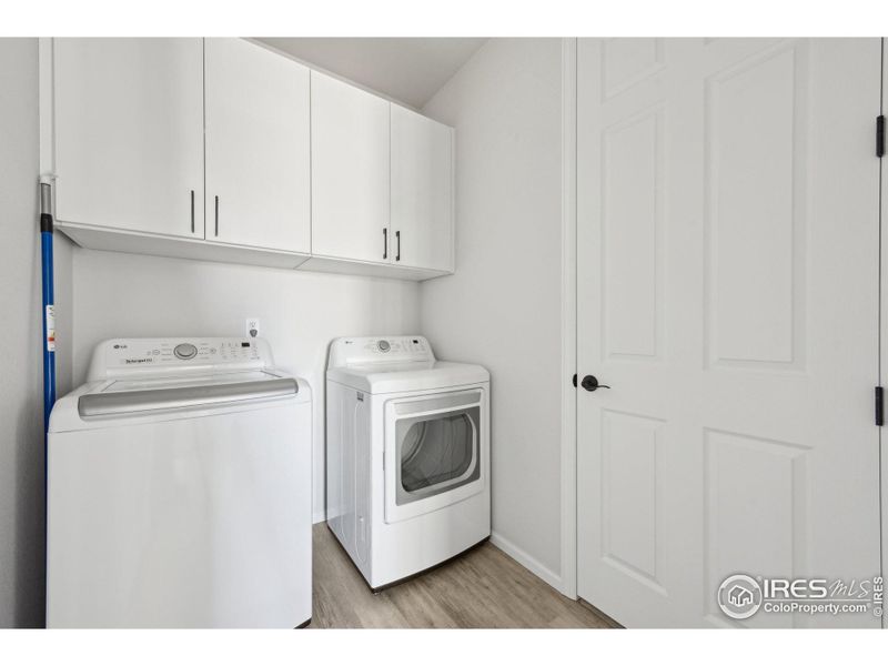 Washer/Dryer Included!