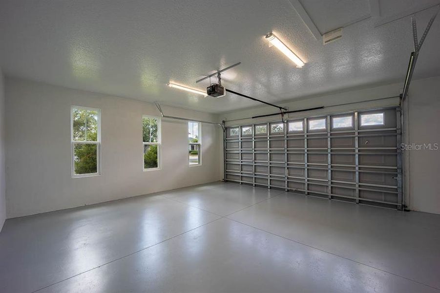Spacious, unfurnished interior of a new home in , St. Cloud (Image 29).