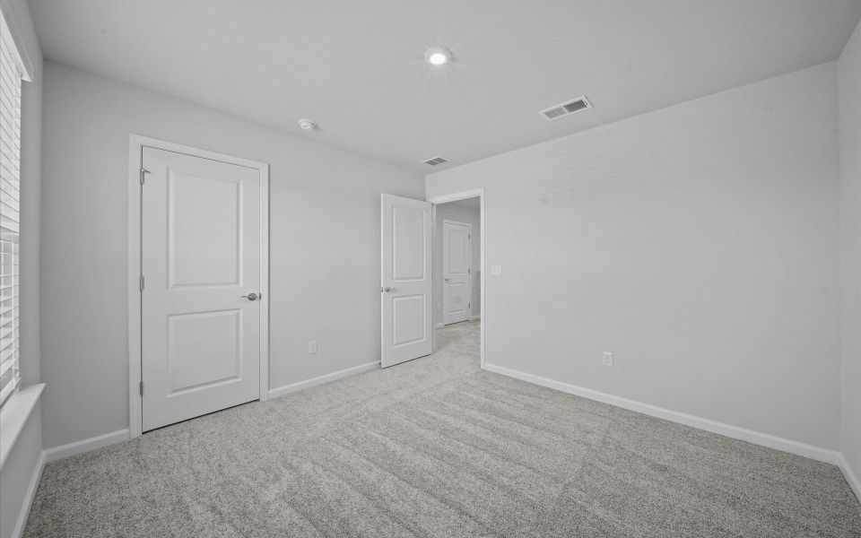 Spacious, unfurnished interior of a new home in Crestview, Spartanburg (Image 14). Spacious, unfurnished interior of a new home in Crestview, Spartanburg (Image 14).