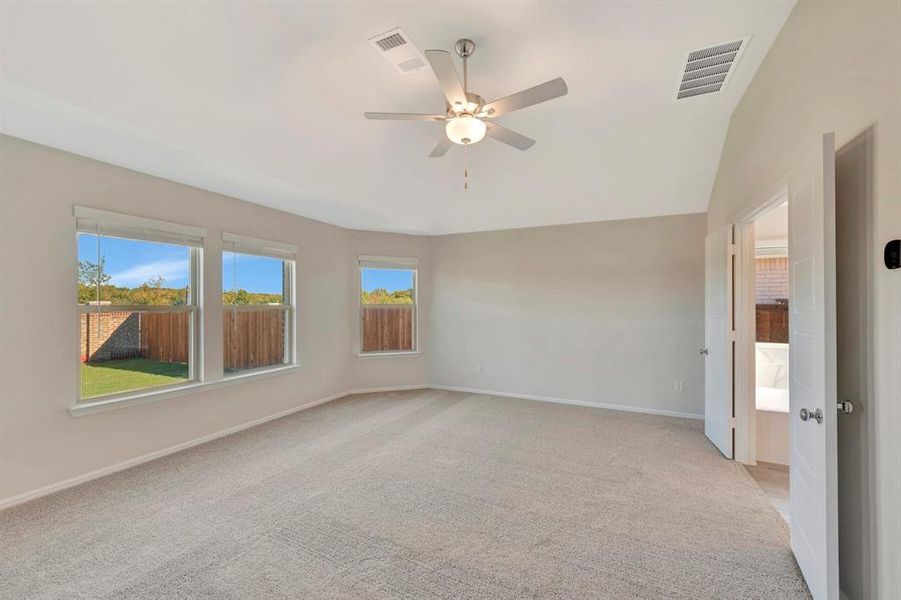 Spacious, unfurnished interior of a new home in The Preserve, Justin (Image 26).