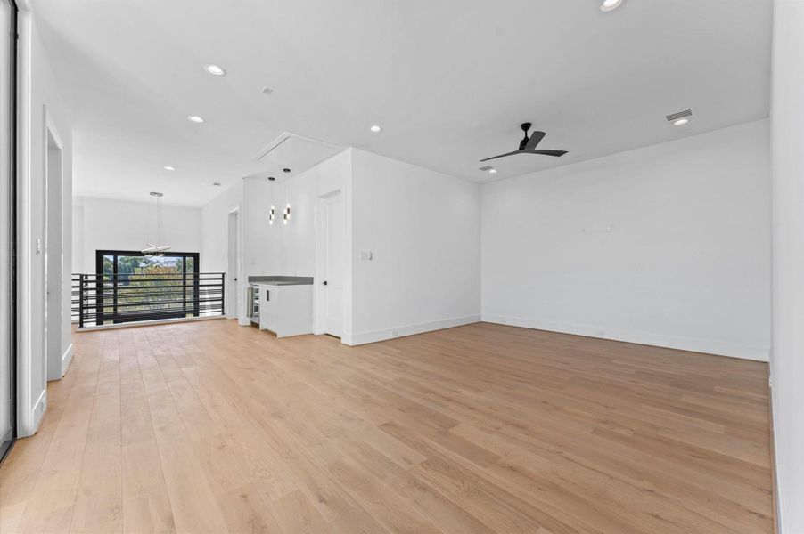 Spacious, unfurnished interior of a new home in , Houston (Image 23).