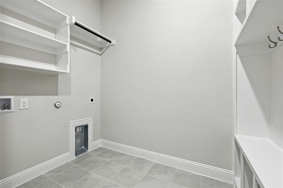 Spacious, unfurnished interior of a new home in Ridge Crossing, Waxahachie (Image 22).