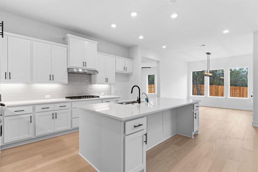 Large Center Island in Kitchen
