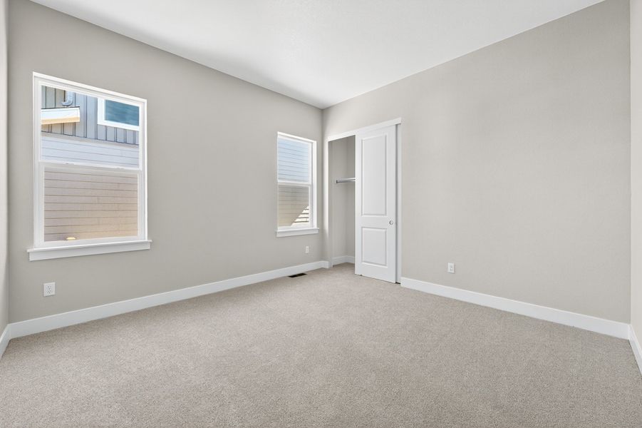 Spacious, unfurnished interior of a new home in Trailstone, Arvada (Image 18).