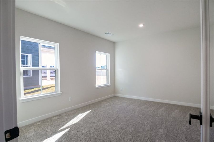 Spacious, unfurnished interior of a new home in Berkeley, Spartanburg (Image 31).