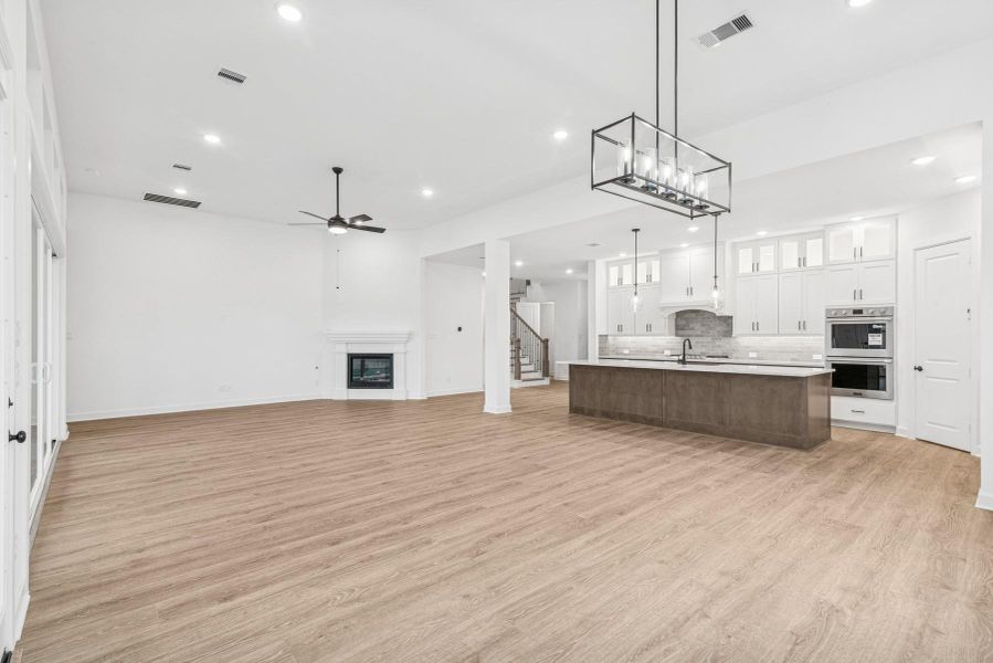 Furnished interior view inside a new home in Jordan Ranch 70' Homesites, Fulshear (Image 9). Furnished interior view inside a new home in Jordan Ranch 70' Homesites, Fulshear (Image 9).