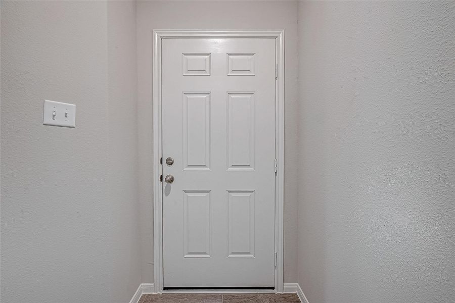 Spacious, unfurnished interior of a new home in Mill Creek Trails, Magnolia (Image 19).