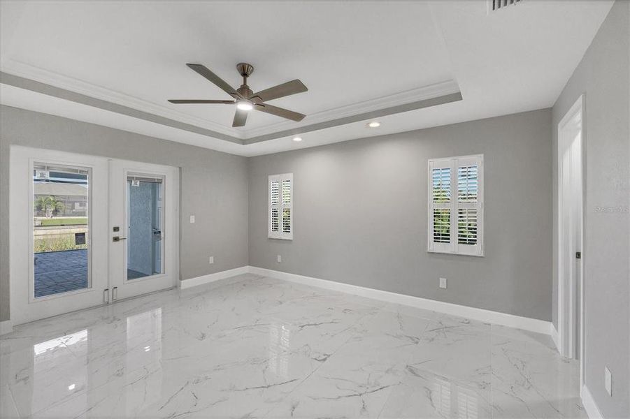 Spacious, unfurnished interior of a new home in , Port Charlotte (Image 31).