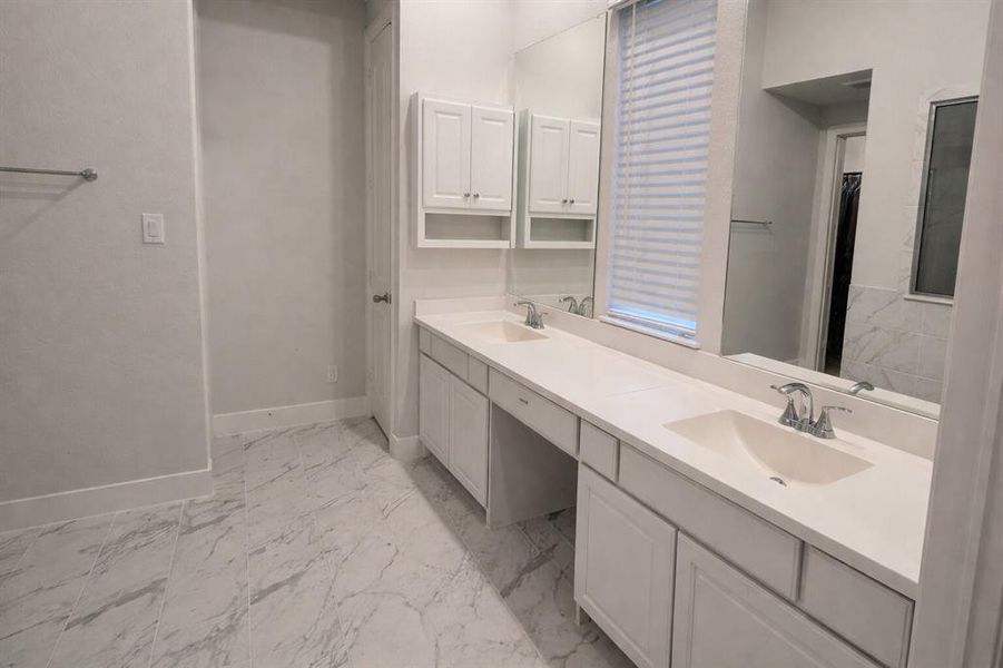 Furnished interior view inside a new home in , Fate (Image 10).