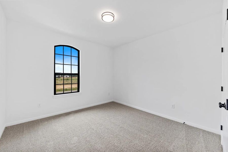 Spacious, unfurnished interior of a new home in Hilltop Ranch, Leander (Image 18).