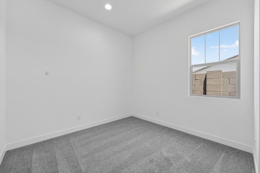 Spacious, unfurnished interior of a new home in Ellsworth Ranch, Queen Creek (Image 20).