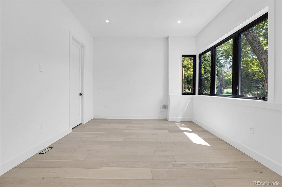 Spacious, unfurnished interior of a new home in , Denver (Image 20).