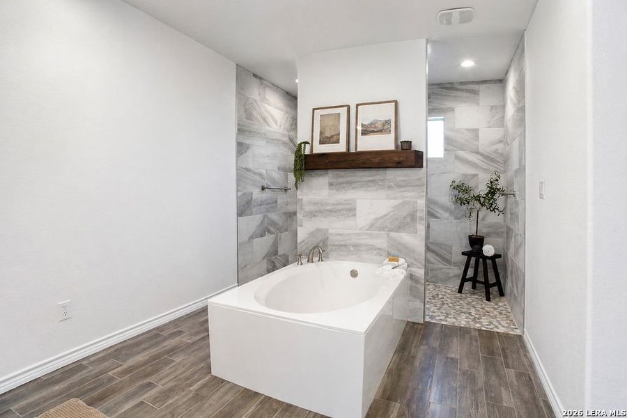 Furnished interior view inside a new home in , New Braunfels (Image 9).