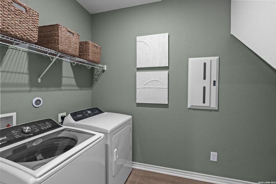 Close-up of interior finishes inside a home in Nopal Valley, San Antonio (Image 18).