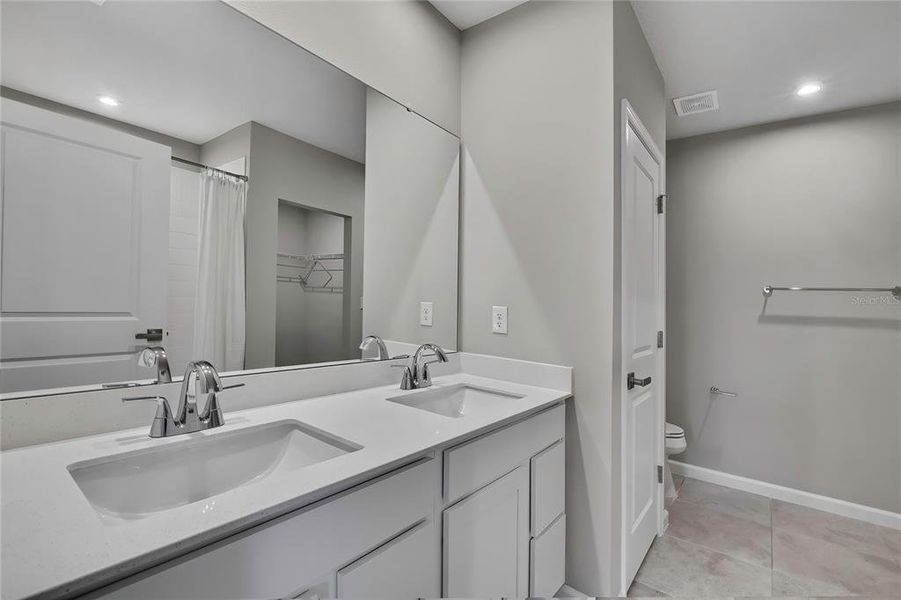 Furnished interior view inside a new home in , Sumterville (Image 18).
