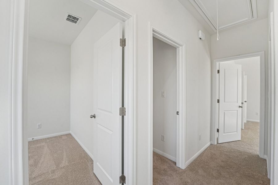 Spacious, unfurnished interior of a new home in Sage Hollow, Kyle (Image 26). Spacious, unfurnished interior of a new home in Sage Hollow, Kyle (Image 26).
