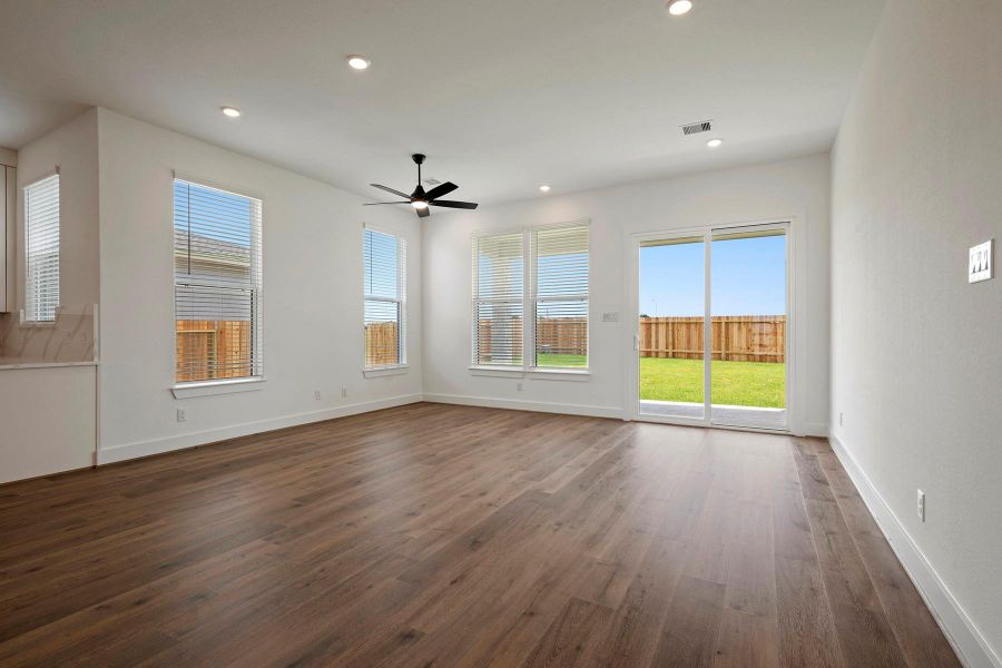 Spacious, unfurnished interior of a new home in Hallimore Ranch, Rosenberg (Image 18). Spacious, unfurnished interior of a new home in Hallimore Ranch, Rosenberg (Image 18).