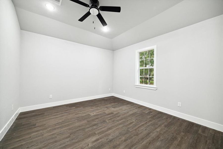 High ceiling in this amazing primary bedroom