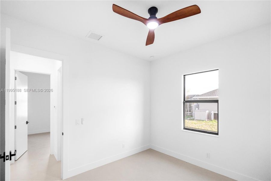 Spacious, unfurnished interior of a new home in , Cape Coral (Image 37).