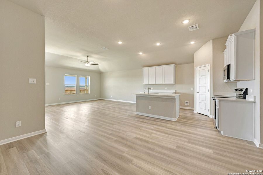 Spacious, unfurnished interior of a new home in Greenspoint Heights, Seguin (Image 38). Spacious, unfurnished interior of a new home in Greenspoint Heights, Seguin (Image 38).