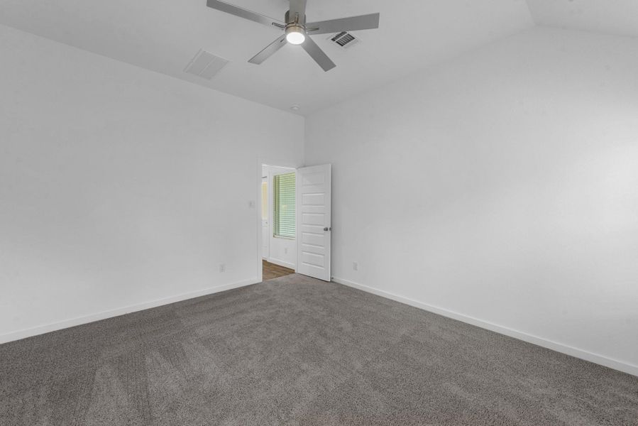 Spacious, unfurnished interior of a new home in Cypresswood Landing, Humble (Image 19).