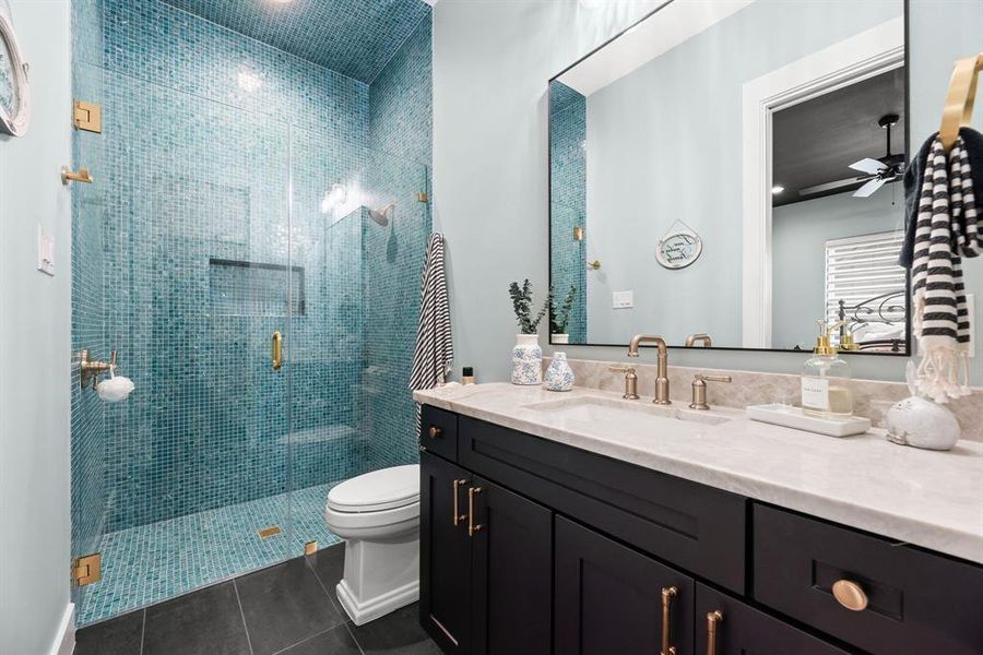 Furnished interior view inside a new home in , Corsicana (Image 22).