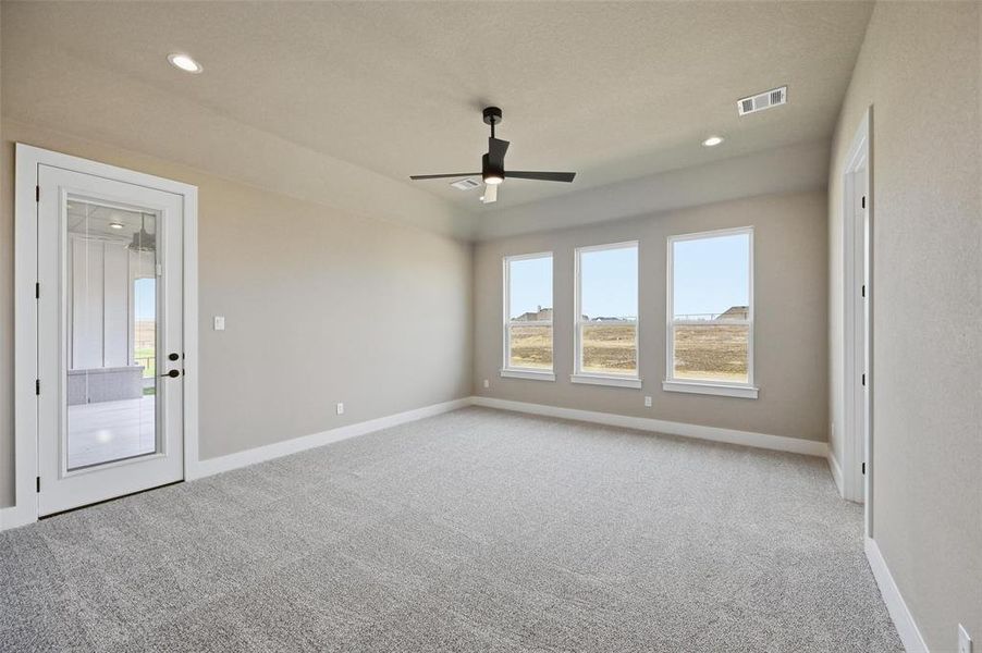 Spacious, unfurnished interior of a new home in Rocky Top Ranch, Reno (Image 24). Spacious, unfurnished interior of a new home in Rocky Top Ranch, Reno (Image 24).