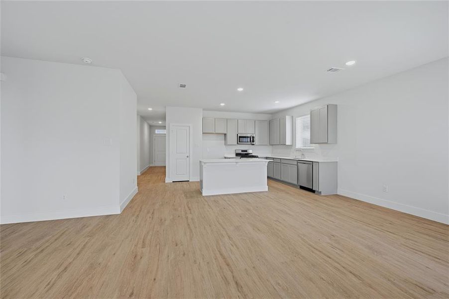 Spacious, unfurnished interior of a new home in , Forney (Image 21).