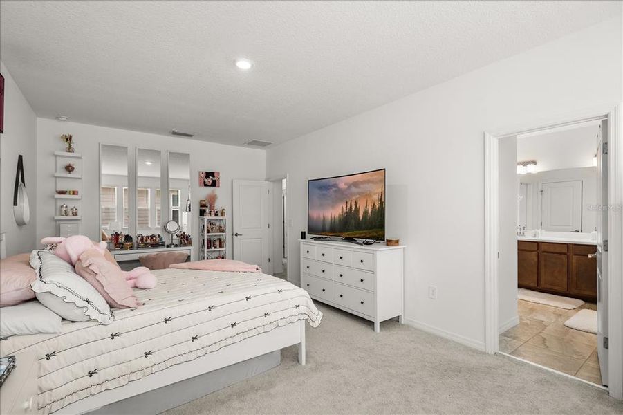 Furnished interior view inside a new home in , Winter Garden (Image 15).