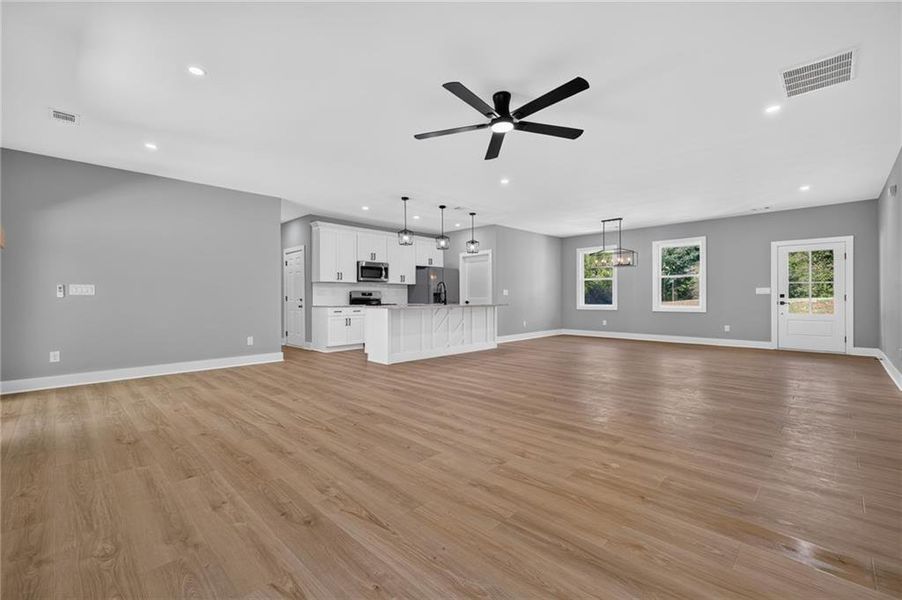 Spacious, unfurnished interior of a new home in , Covington (Image 27).