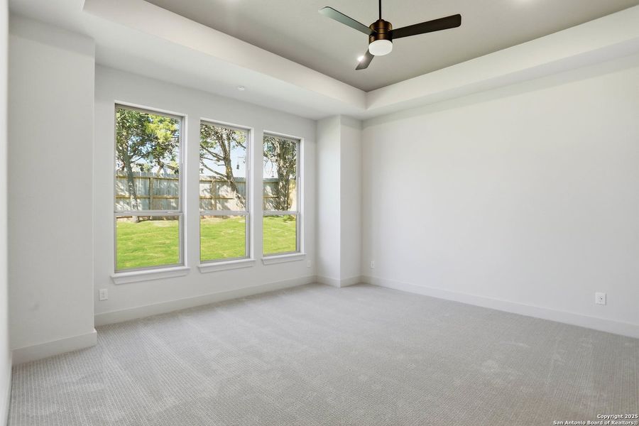 Spacious, unfurnished interior of a new home in Kinder Ranch 70's, San Antonio (Image 25).