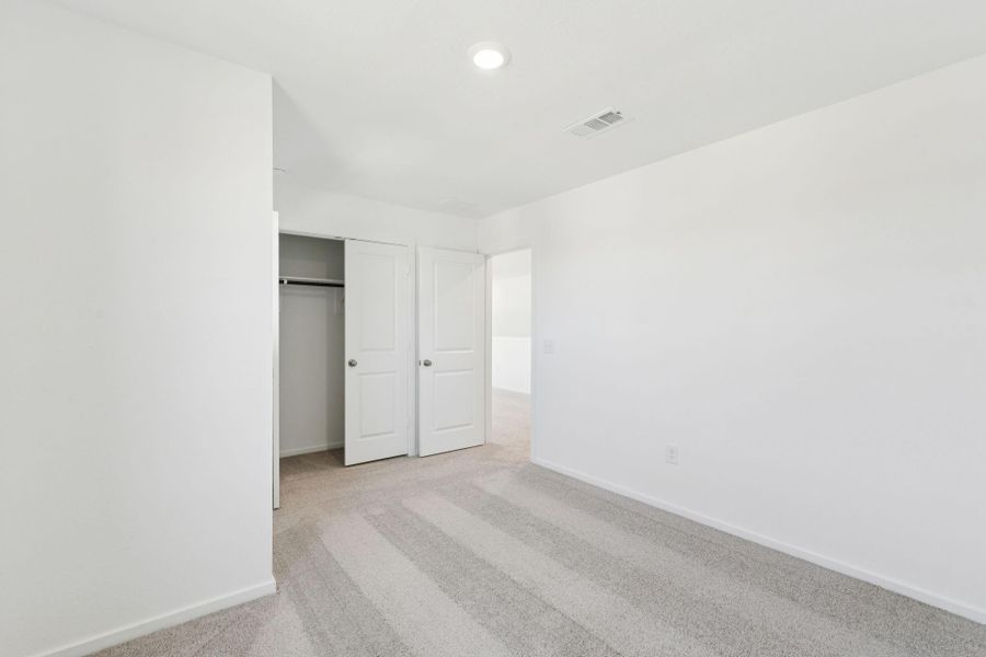 Spacious, unfurnished interior of a new home in Mavera, Conroe (Image 17).