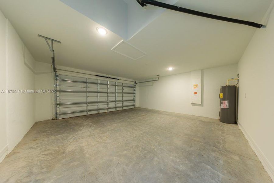 Spacious, unfurnished interior of a new home in , Lehigh Acres (Image 18). Spacious, unfurnished interior of a new home in , Lehigh Acres (Image 18).