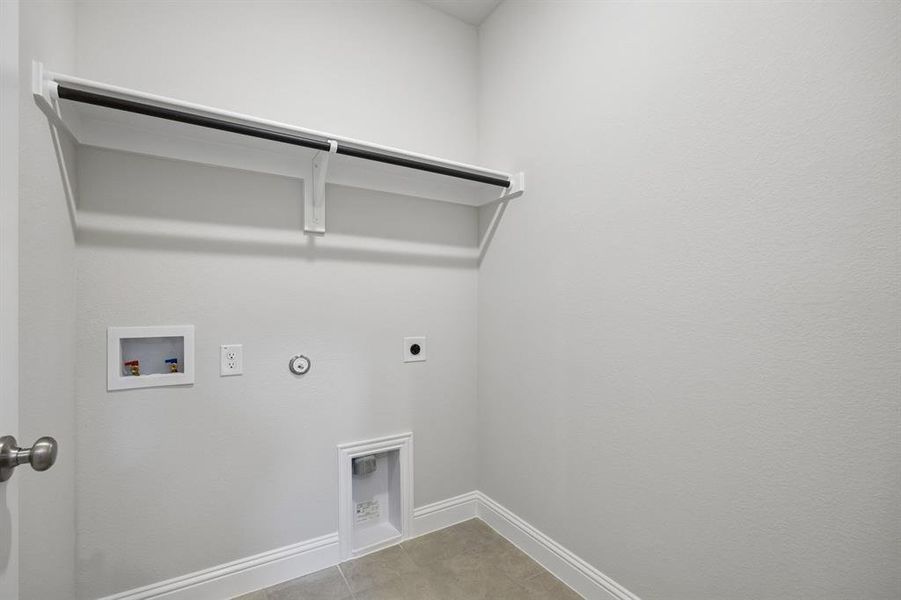 Spacious, unfurnished interior of a new home in Summer Crest, Fort Worth (Image 24). Spacious, unfurnished interior of a new home in Summer Crest, Fort Worth (Image 24).