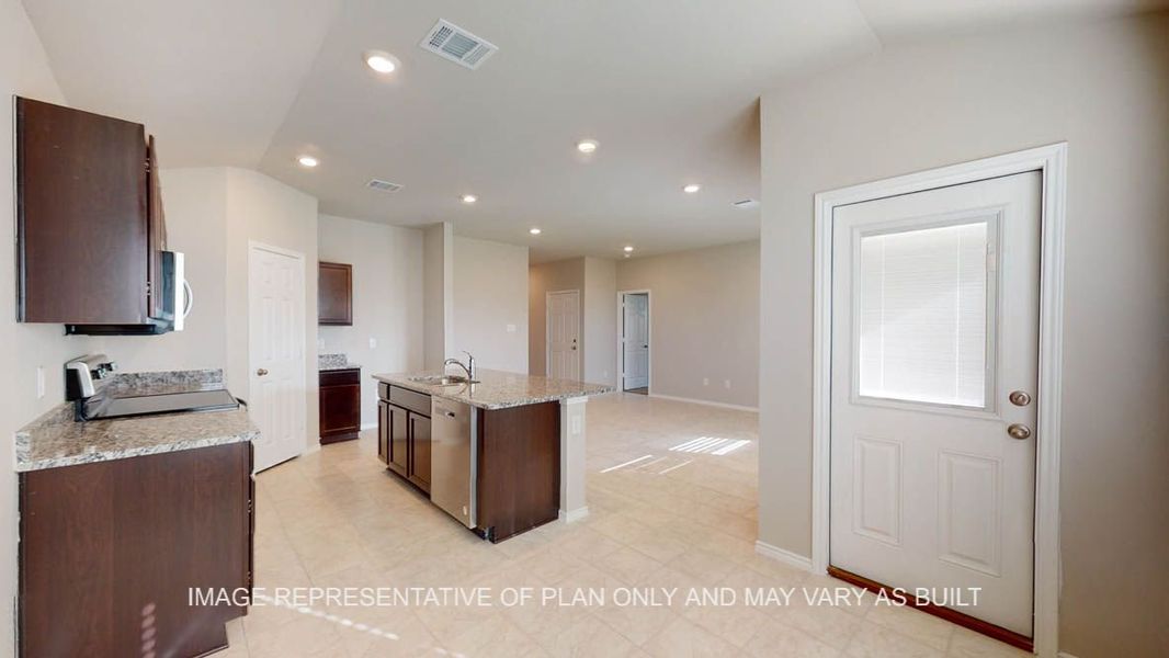 Representative unfurnished interior of a home built from the Ashburn by D.R. Horton in Reynolds Crossing, Killeen (Image 5).
