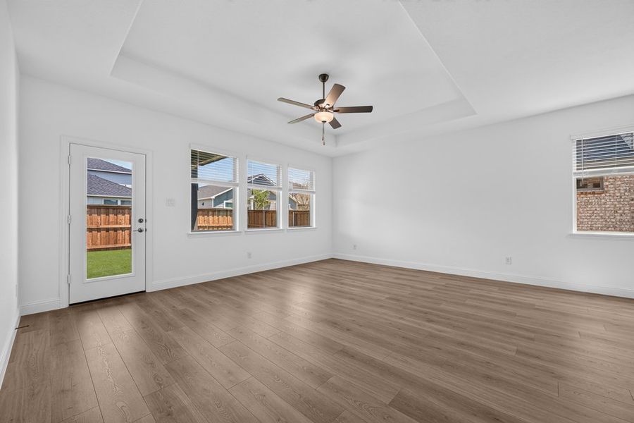 Spacious, unfurnished interior of a new home in Madero 50s, Fort Worth (Image 13).