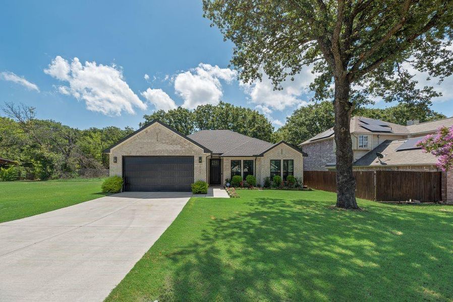 Front exterior of a new home in , West Tawakoni, TX, highlighting curb appeal (Image 2). Front exterior of a new home in , West Tawakoni, TX, highlighting curb appeal (Image 2).