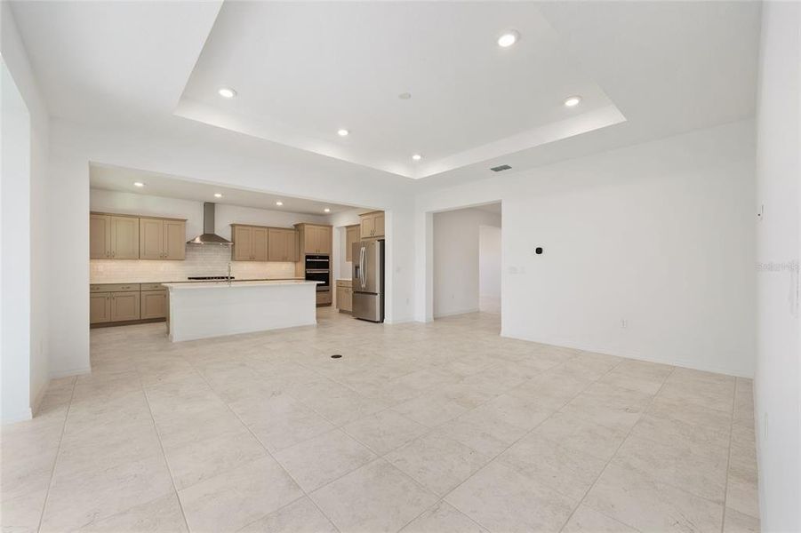 Spacious, unfurnished interior of a new home in Calesa Township, Ocala (Image 17).