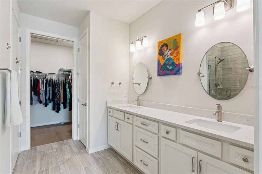 Furnished interior view inside a new home in Del Webb Oasis, Winter Garden (Image 9).