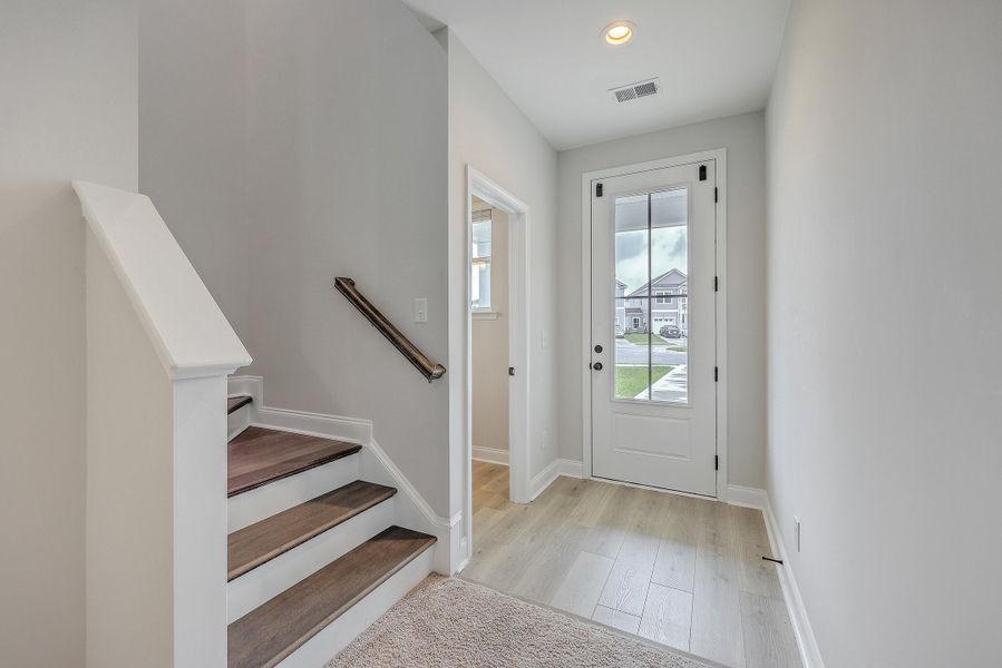 Spacious, unfurnished interior of a new home in , Goose Creek (Image 20).