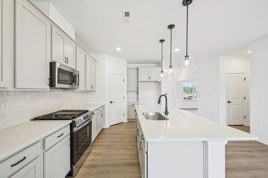 Representative images and renderings are for illustrative purposes. Actual structural options and design finishes of home may vary. Representative images and renderings are for illustrative purposes. Actual structural options and design finishes of home may vary.