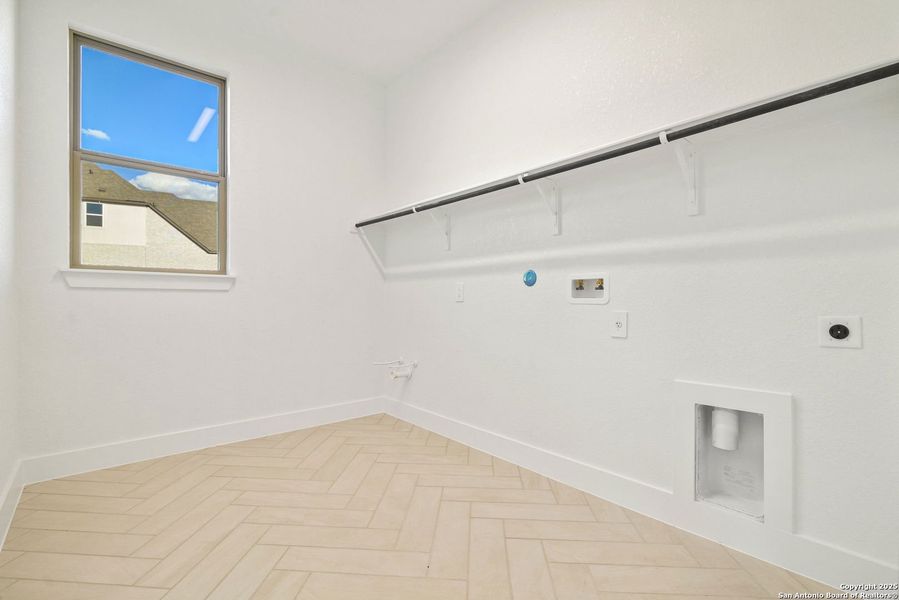 Spacious, unfurnished interior of a new home in Esperanza - 70', Boerne (Image 31). Spacious, unfurnished interior of a new home in Esperanza - 70', Boerne (Image 31).