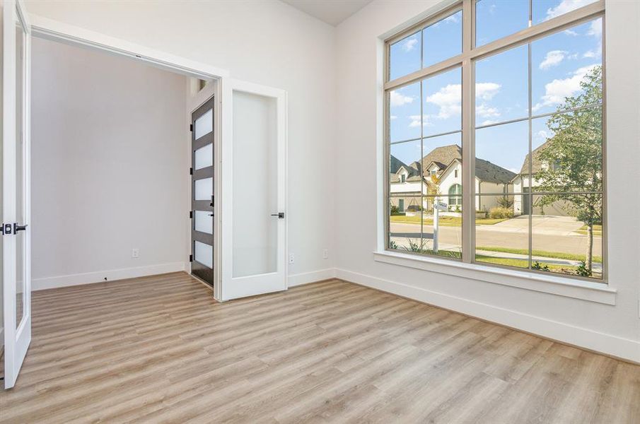 Spacious, unfurnished interior of a new home in Cambridge Crossing 50', Celina (Image 10).