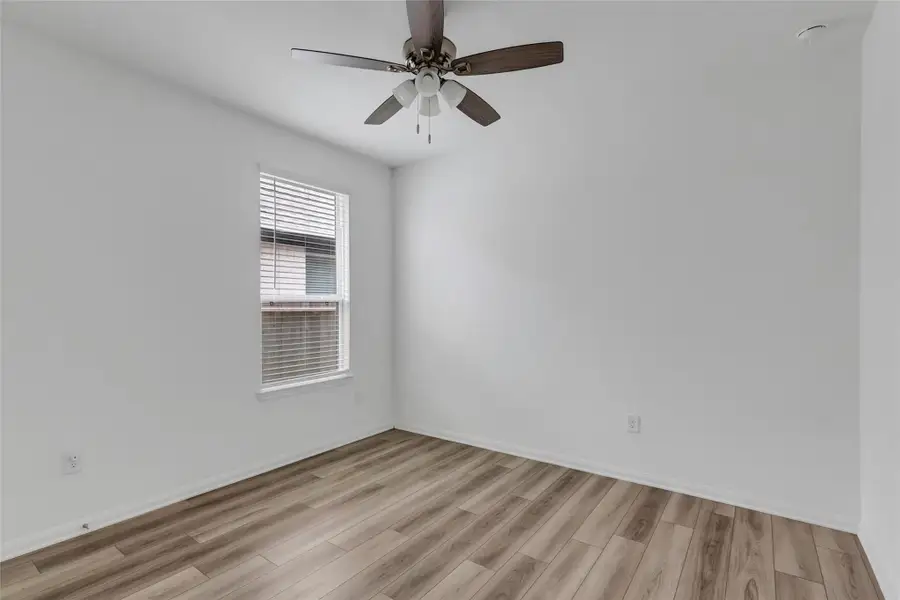 Spacious, unfurnished interior of a new home in , Tomball (Image 37). Spacious, unfurnished interior of a new home in , Tomball (Image 37).