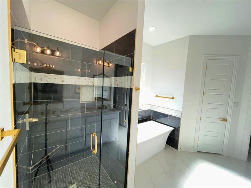 Furnished interior view inside a new home in , Weatherford (Image 7).