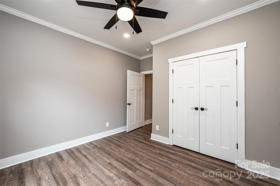 Spacious, unfurnished interior of a new home in , Lenoir (Image 29).